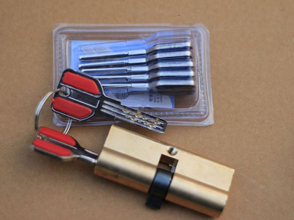 安新24小时上门开锁公司